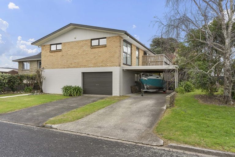 Photo of property in 207 Weka Street, Whangamata, 3620