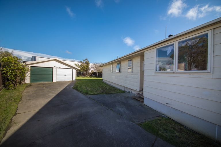 Photo of property in 52 Acacia Street, Kelvin Grove, Palmerston North, 4414