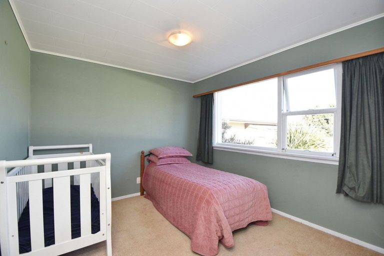 Photo of property in 28 Great North Road, Winton, 9720