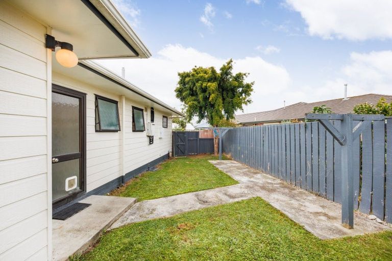 Photo of property in 46 Chatsworth Place, Highbury, Palmerston North, 4412