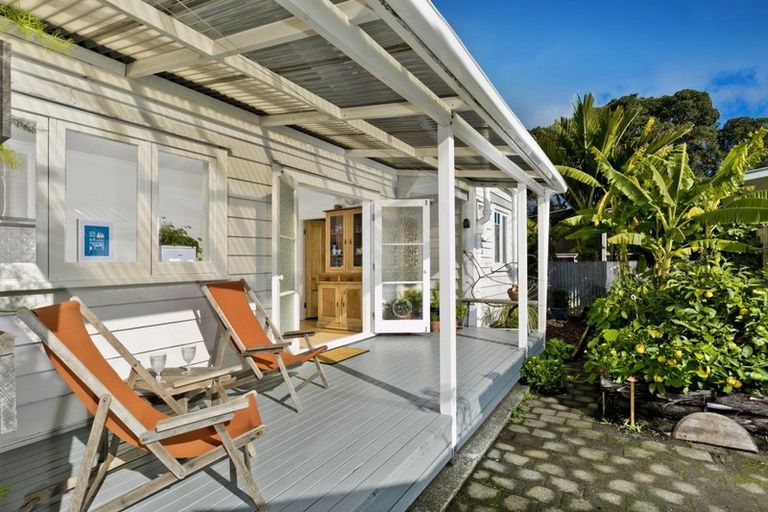 Photo of property in 2/30 Mozeley Avenue, Devonport, Auckland, 0624