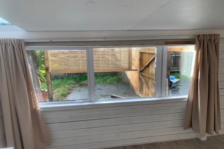 Photo of property in 33a Springs Road, Parakai, 0830