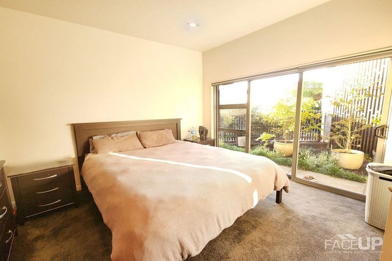 Photo of property in 1 Te Kawau Pass, Greenhithe, Auckland, 0632