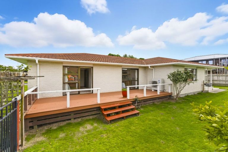 Photo of property in 11 The Avenue, Paraparaumu Beach, Paraparaumu, 5032