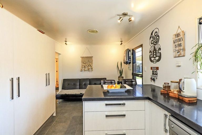 Photo of property in 100 Flaxmere Avenue, Flaxmere, Hastings, 4120