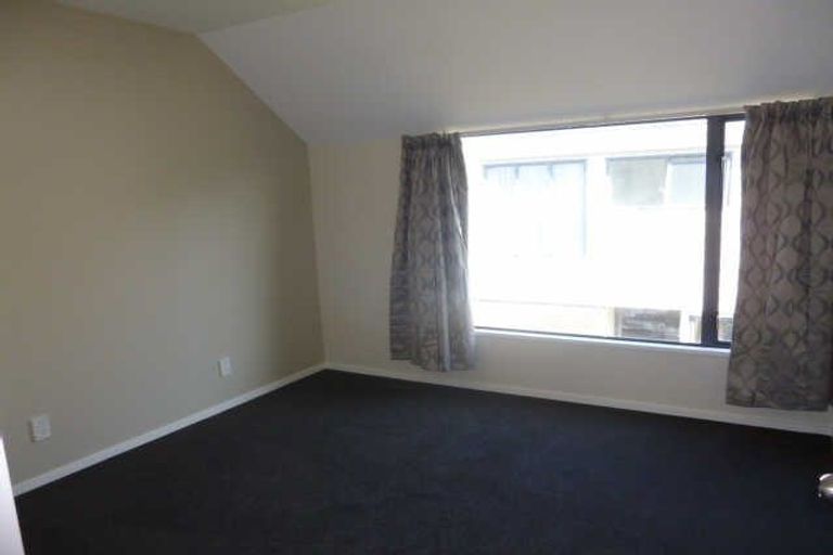 Photo of property in 70a Middlepark Road, Sockburn, Christchurch, 8042