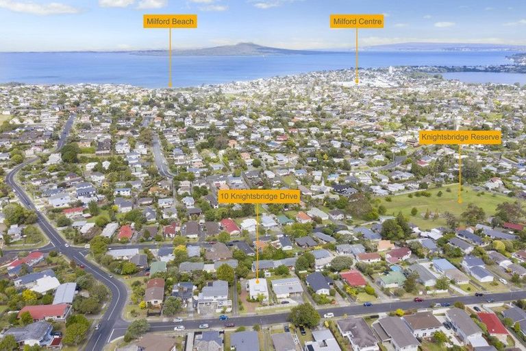 Photo of property in 10 Knightsbridge Drive, Forrest Hill, Auckland, 0620
