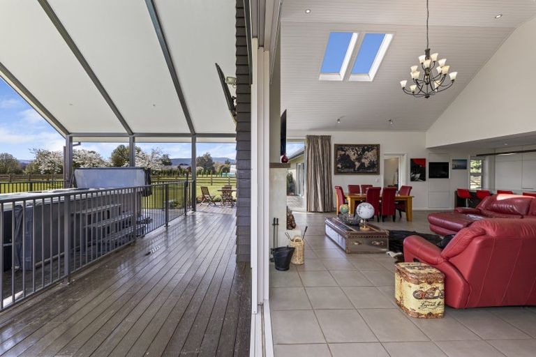 Photo of property in 100 Wingatui Road, Mosgiel, 9024