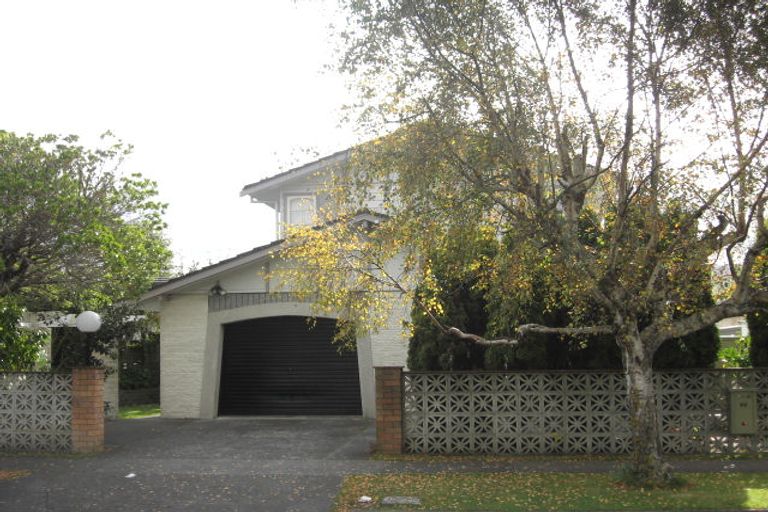 Photo of property in 82 Oxford Terrace, Epuni, Lower Hutt, 5011