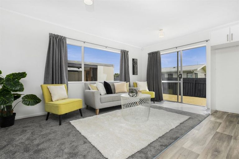 Photo of property in 1/10 Kennington Drive, Clendon Park, Auckland, 2103