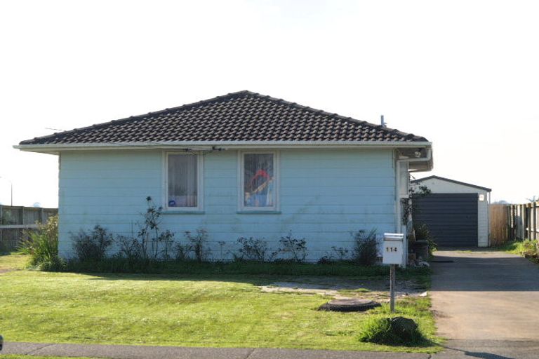 Photo of property in 126 Robertson Road, Mangere East, Auckland, 2024