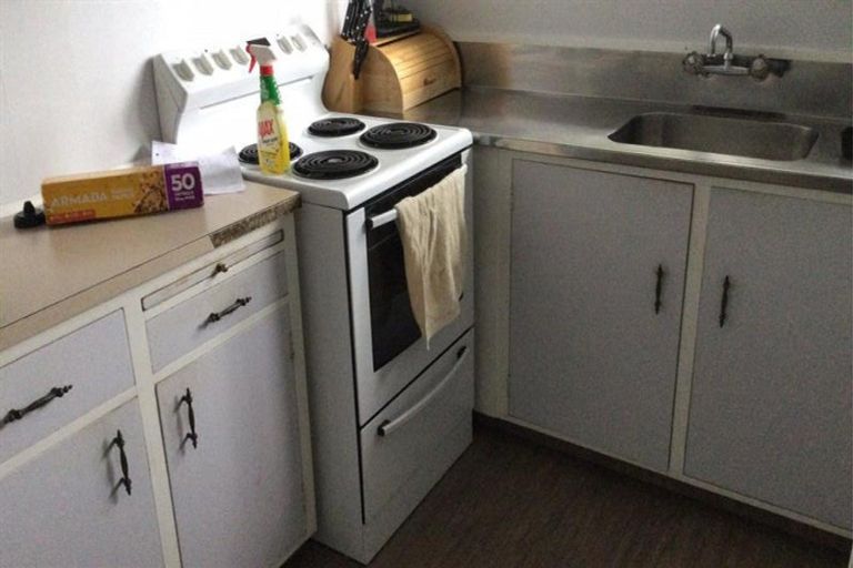 Photo of property in 38 Kimberley Grove, Westbrook, Palmerston North, 4412