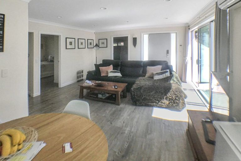 Photo of property in 9a Bruce Road, Glenfield, Auckland, 0629