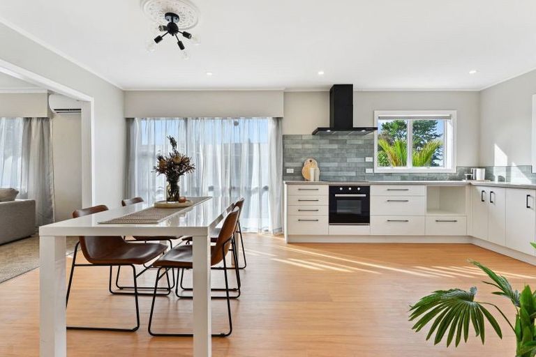 Photo of property in 28 Totara Drive, St Andrews, Hamilton, 3200