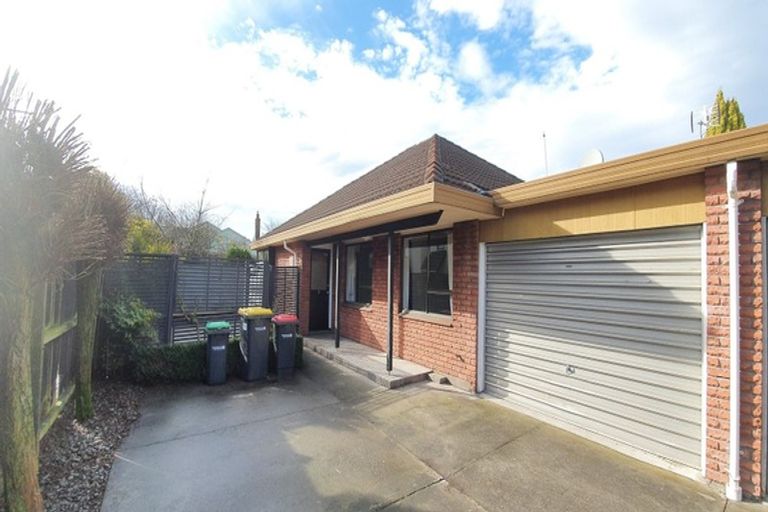Photo of property in 2/68 Abberley Crescent, St Albans, Christchurch, 8014