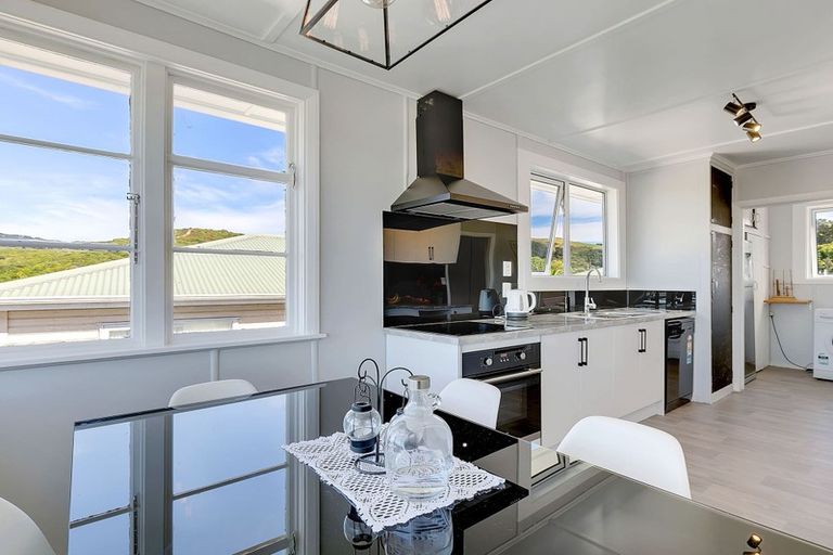 Photo of property in 12 Whenua View, Titahi Bay, Porirua, 5022