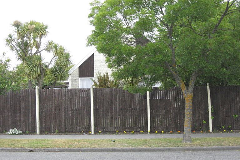 Photo of property in 26 Ashwood Street, Parklands, Christchurch, 8083