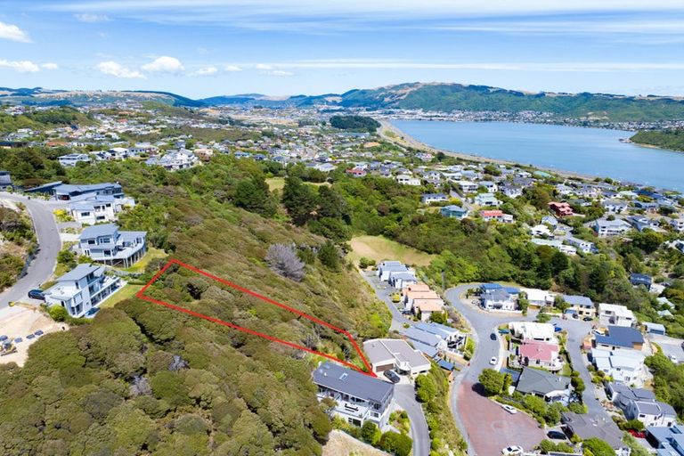 Photo of property in 28 Paremata Drive, Paremata, Porirua, 5024