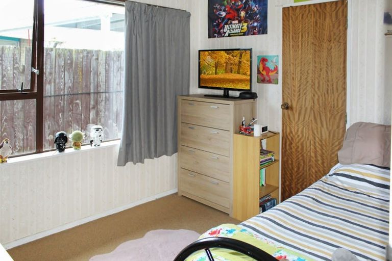 Photo of property in 43 Geraldine Crescent, Cloverlea, Palmerston North, 4412