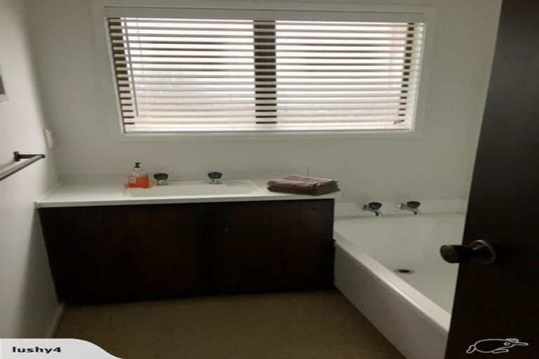 Photo of property in 2/2 Wolfe Street, Regent, Whangarei, 0112