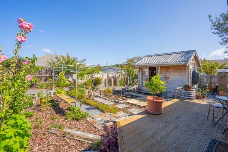 Photo of property in 5 Tararua Street, Paraparaumu, 5032