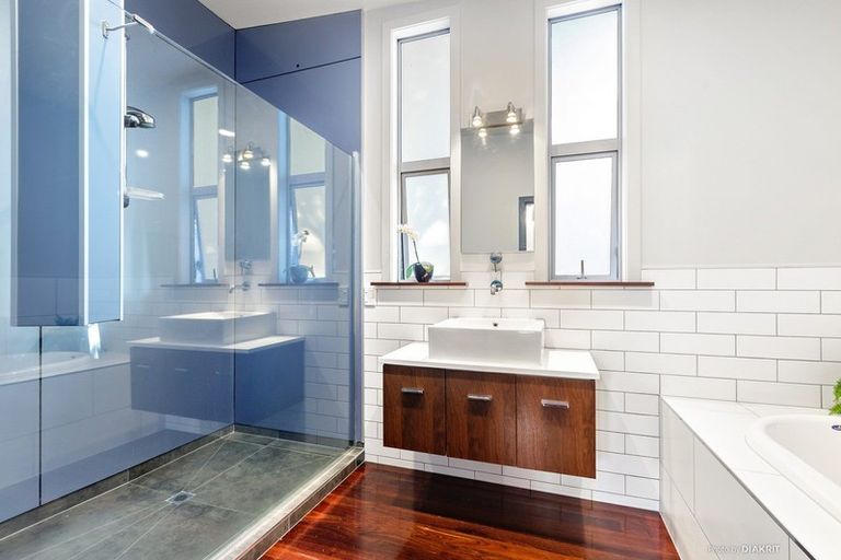 Photo of property in 30b Kaihuia Street, Northland, Wellington, 6012