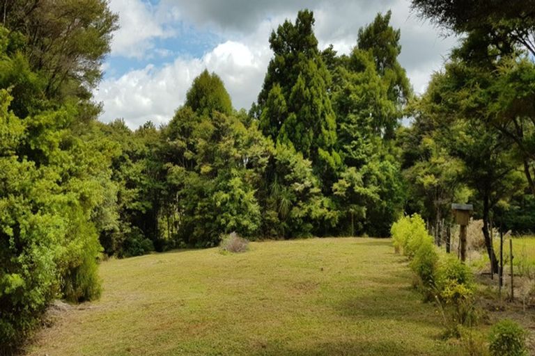 Photo of property in 973 Millbrook Road, Waipu, 0582