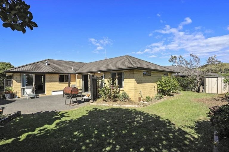 Photo of property in 31 Putaka Place, Papamoa Beach, Papamoa, 3118