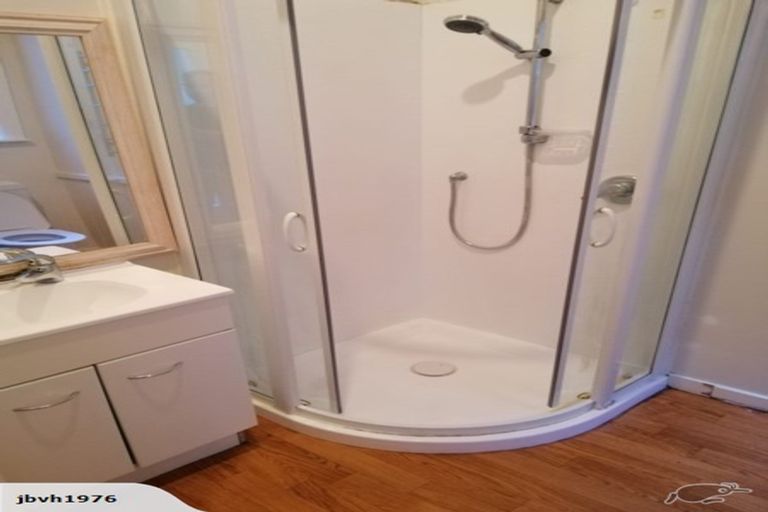 Photo of property in 5 Governor Road, Northland, Wellington, 6012