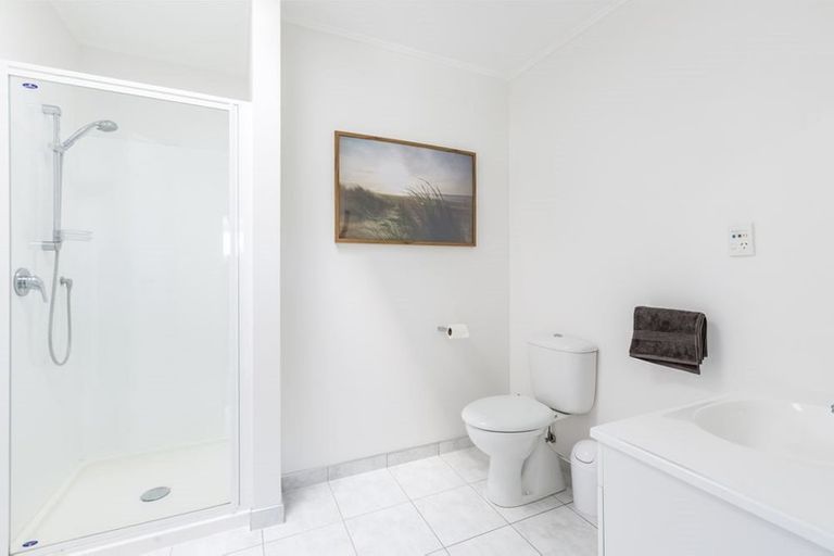 Photo of property in 1301 Whangaparaoa Road, Army Bay, Whangaparaoa, 0930