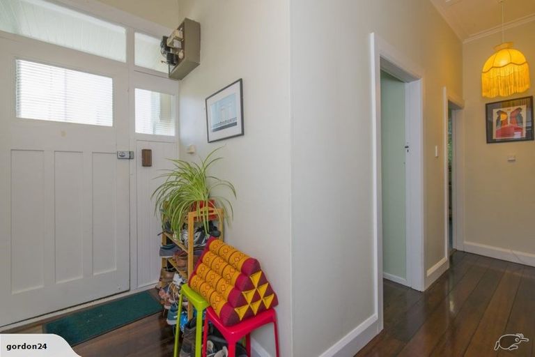 Photo of property in 46 Jackson Street, Island Bay, Wellington, 6023