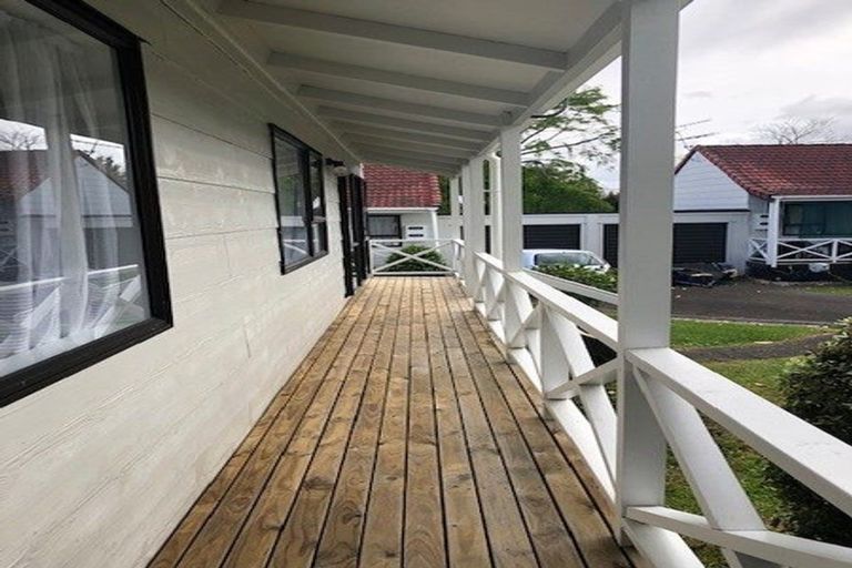 Photo of property in 1/18 Waiari Road, Conifer Grove, Takanini, 2112