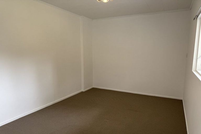 Photo of property in 16 Cheval Drive, Totara Vale, Auckland, 0629