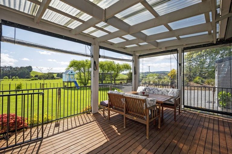 Photo of property in 590 Clevedon Kawakawa Road, Clevedon, Papakura, 2585