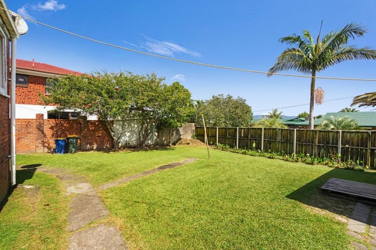 Photo of property in 184 Great North Road, Glendene, Auckland, 0612
