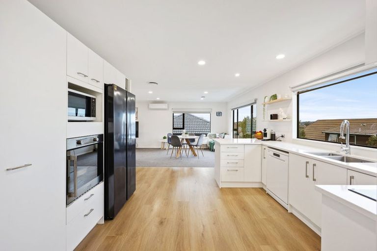Photo of property in 1/14 Kells Place, Botany Downs, Auckland, 2010