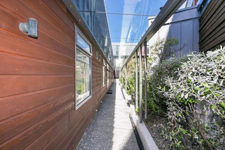 Photo of property in Patent 326 Apartments, 326 Evans Bay Parade, Hataitai, Wellington, 6021