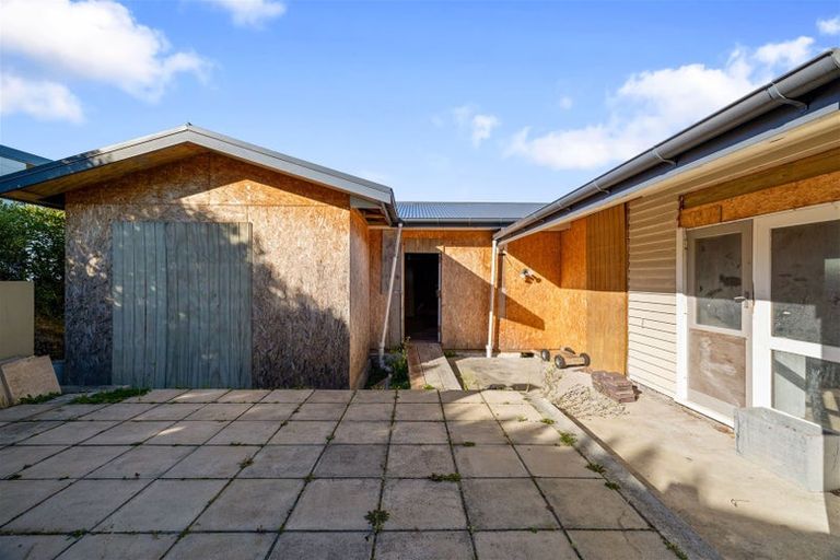 Photo of property in 15 Mortens Lane, Mount Pleasant, Christchurch, 8081