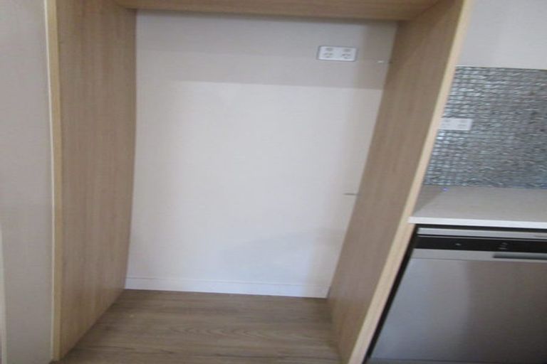 Photo of property in 2 Nikau Street, New Lynn, Auckland, 0600