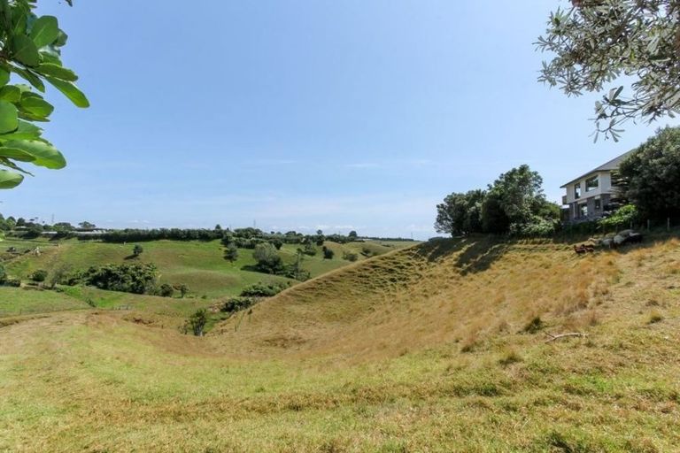 Photo of property in 7 Byron Place, Whalers Gate, New Plymouth, 4310