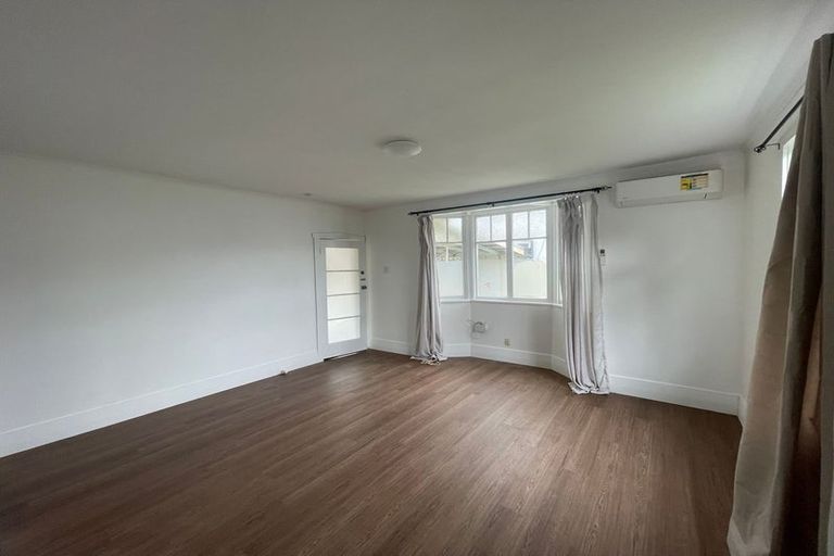 Photo of property in 22 Grande Vue Road, Hillpark, Auckland, 2102