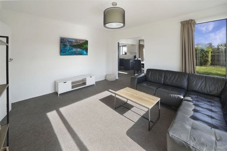 Photo of property in 33 Croziers Road, St Albans, Christchurch, 8052