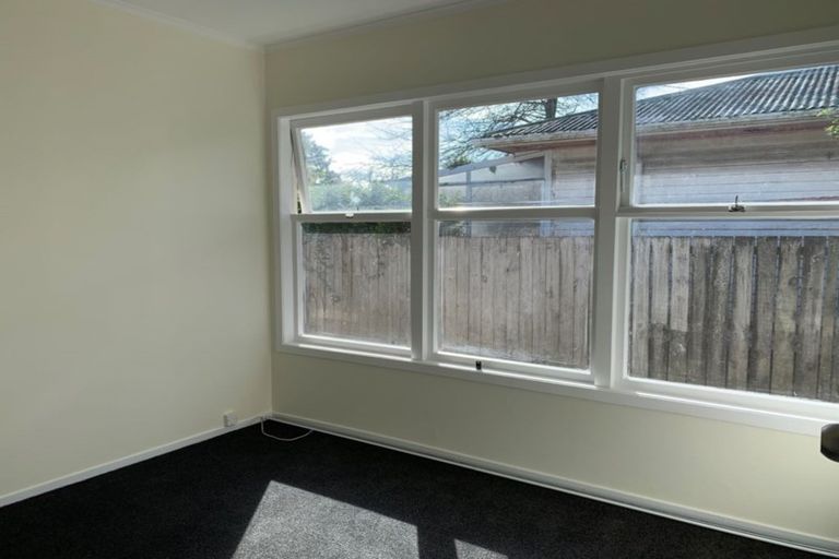 Photo of property in 26 Tiraumea Drive, Pakuranga, Auckland, 2010