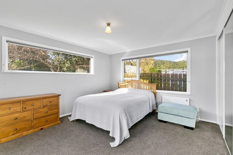 Photo of property in 7 Cardiff Crescent, Cannons Creek, Porirua, 5024