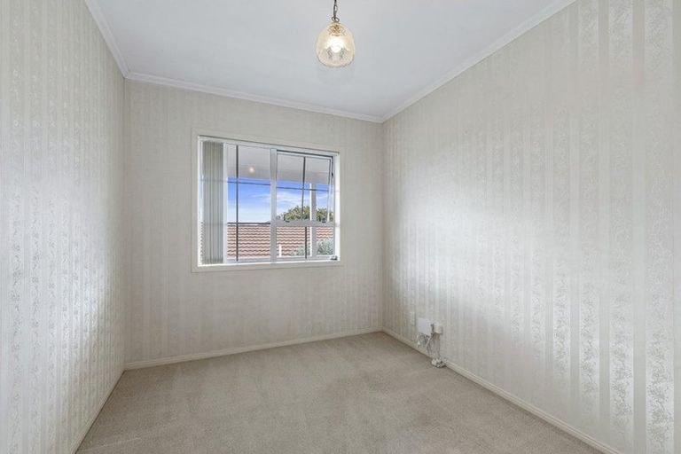 Photo of property in 33 White Heron Drive, Massey, Auckland, 0614