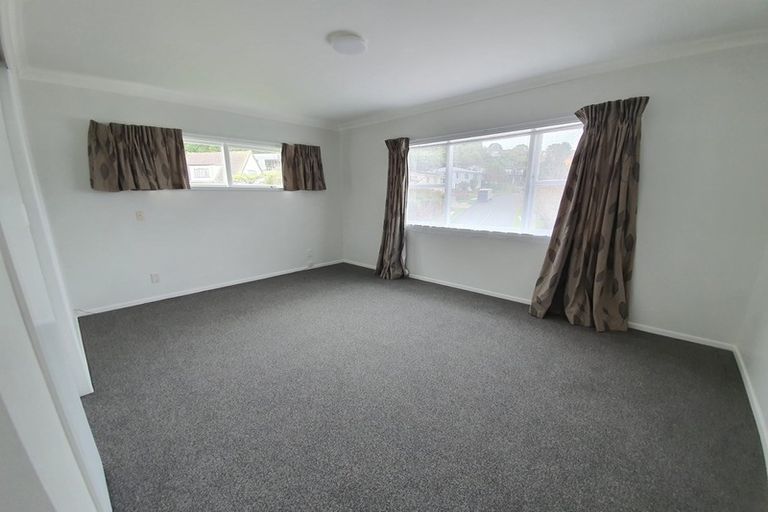 Photo of property in 5 Fyvie Avenue, Tawa, Wellington, 5028
