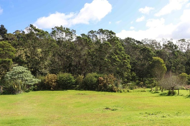 Photo of property in 10 Smeath Road, Kawakawa, 0210