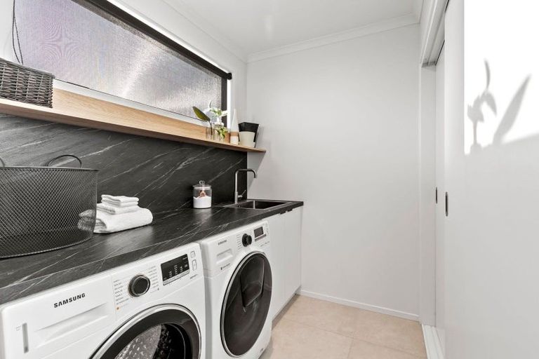 Photo of property in 77 Vogel Street, Cambridge, 3434