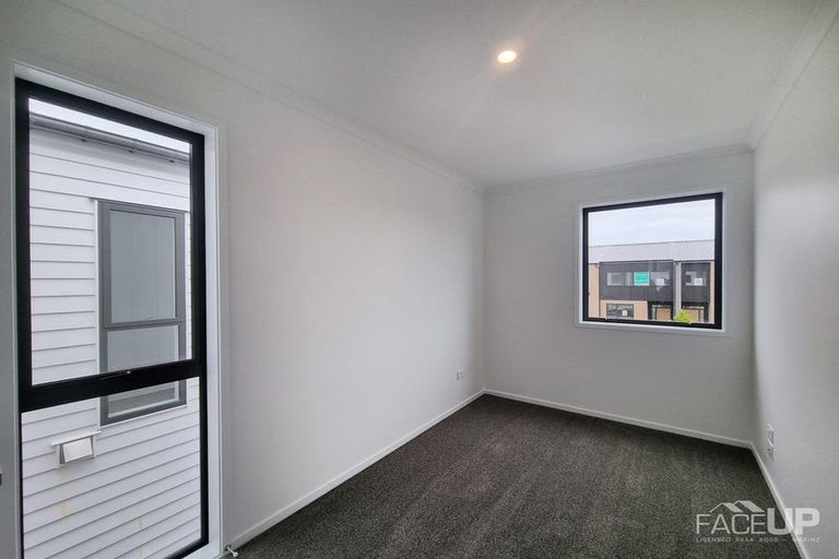 Photo of property in 5 Jagoda Road, Westgate, Auckland, 0614