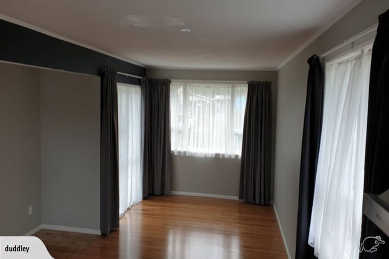 Photo of property in 11 Kambalda Street, Mangere Bridge, Auckland, 2022